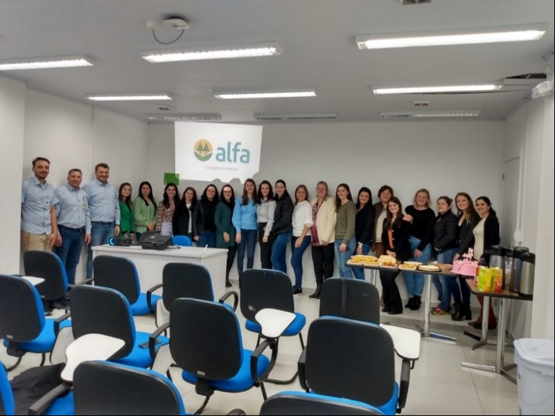 Mulheres Empreendedoras realizam visita institucional na Cooperalfa e Superalfa Mulheres Empreendedoras realizam visita institucional na Cooperalfa e Superalfa