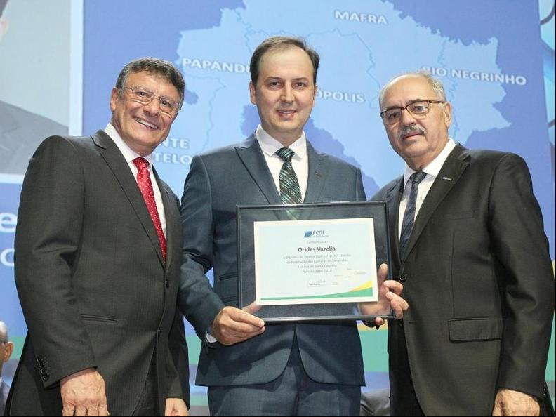 Presidente da CDL de Itaiópolis é empossado como Diretor Distrital do 36° Distrito durante o 18° Encontro Catarinense de Lideres Lojistas da FCDL/SC