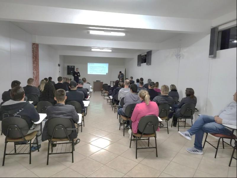 Palestra Descomplicando Investimentos 